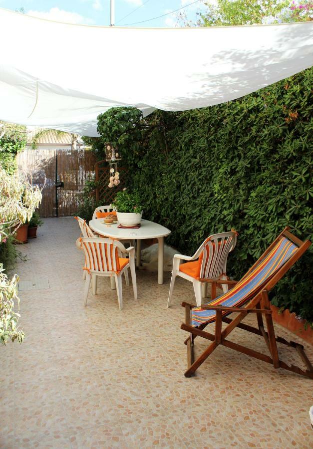 Il Giardino Di Laura Private Rooms Mondello Exterior photo