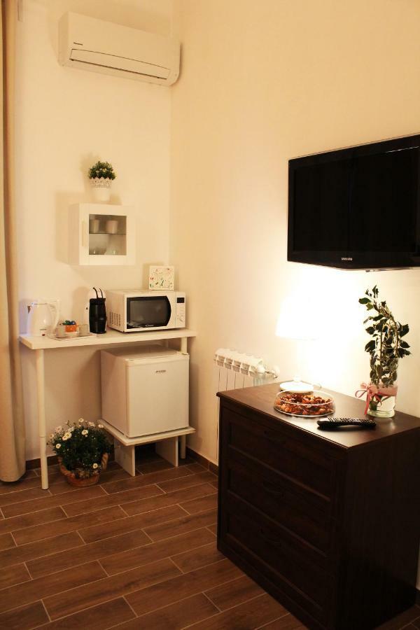 Il Giardino Di Laura Private Rooms Mondello Exterior photo