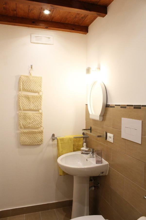 Il Giardino Di Laura Private Rooms Mondello Exterior photo