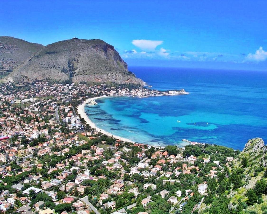 Il Giardino Di Laura Private Rooms Mondello Exterior photo